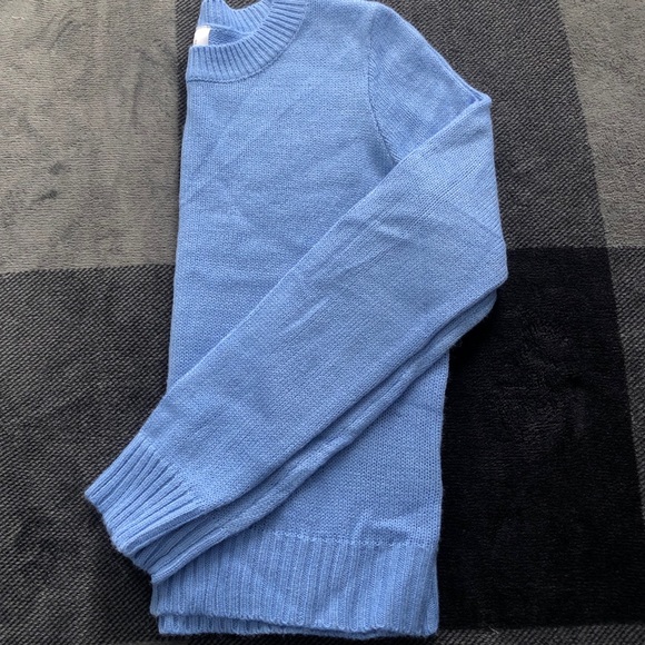 H&M crewneck sweatshirt - Picture 2 of 4